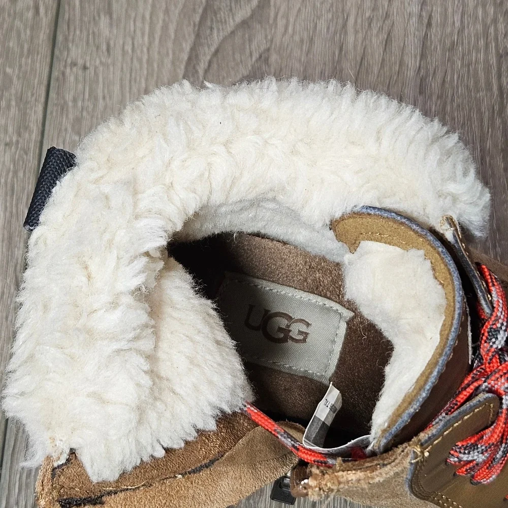 UGG Kids Ashton Addie boots Tan Leather Suede Waterproof 1143666K Size 4Y